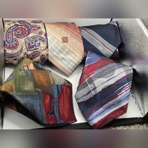Christian Dior (2) Oscar De La Renta (2) Givenchy (1) Men's Tie Set